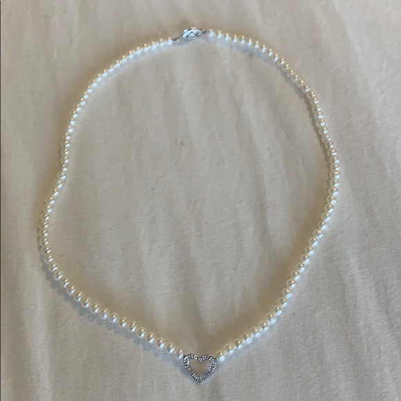Jewelry - Pearl necklace with diamond heart